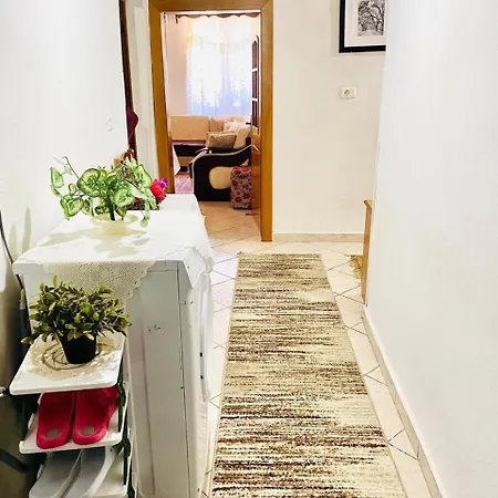 Апартаменты Hida Old Bazaar *